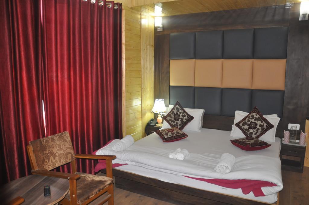 Hotel Azad Durgjan Εξωτερικό φωτογραφία
