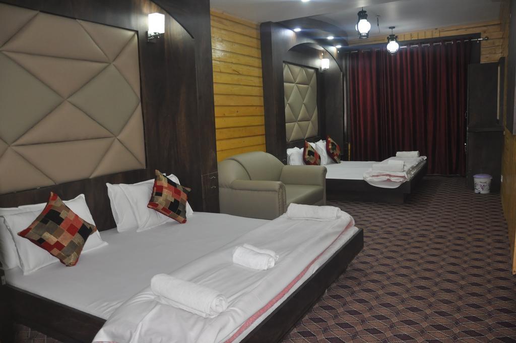 Hotel Azad Durgjan Εξωτερικό φωτογραφία